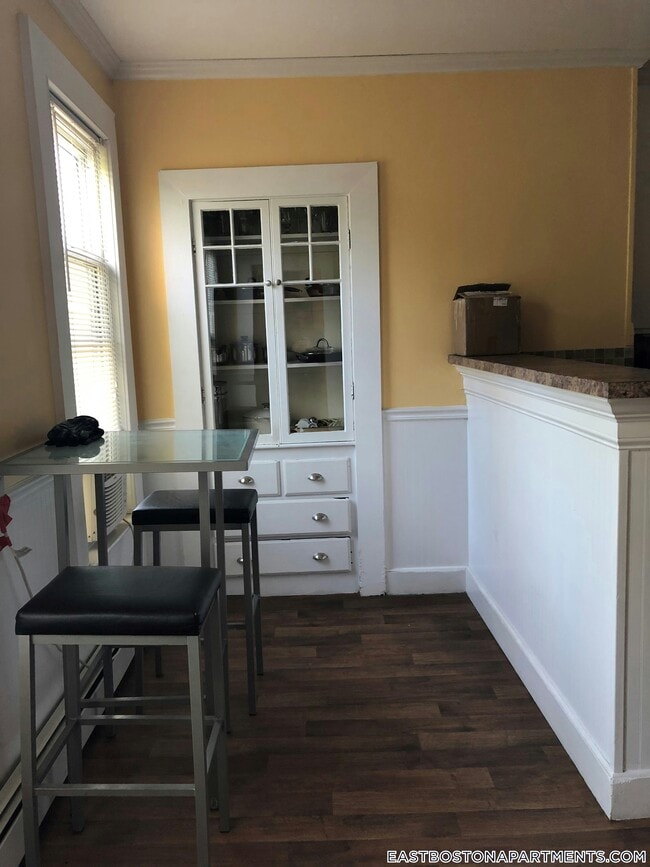 Photo - 279 Webster St Unidad 1