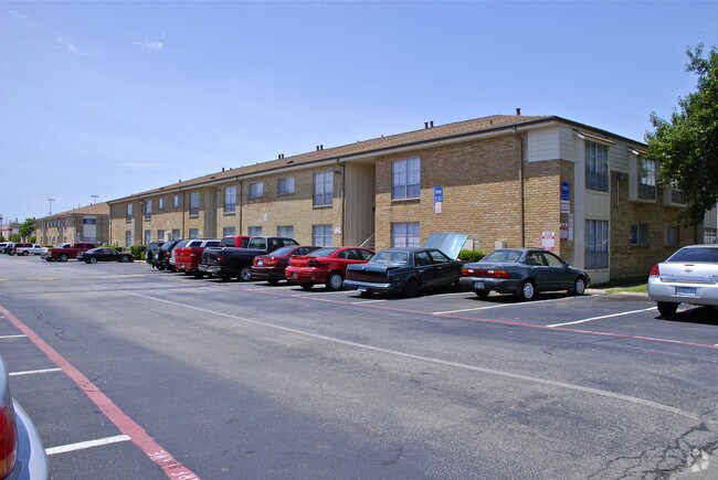 Woodgate Apartments