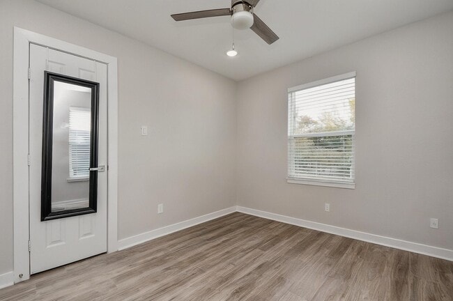 Photo - 5615 Barremore St