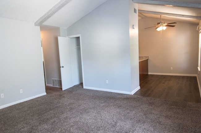 Photo - Hidden Elms Apartments