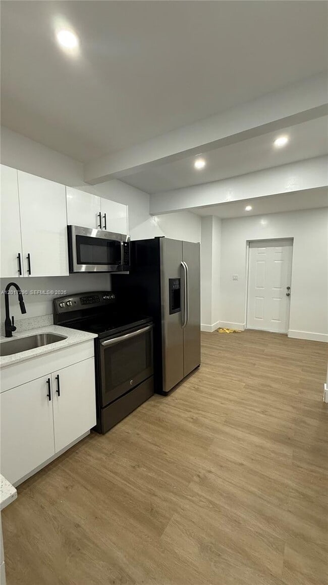 Photo - 211 SW 10th Ave