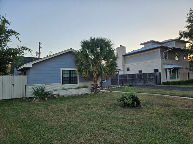 Photo - 6446 Brookside Dr