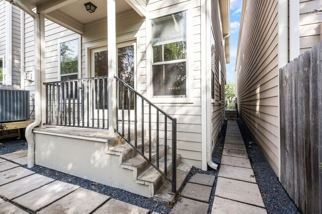 Photo - 3517 Bradford St