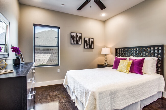 Photo - 3137 Lubbock Ave