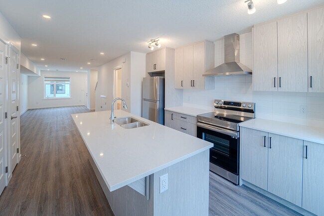 Photo - 20 Masters Dr SE