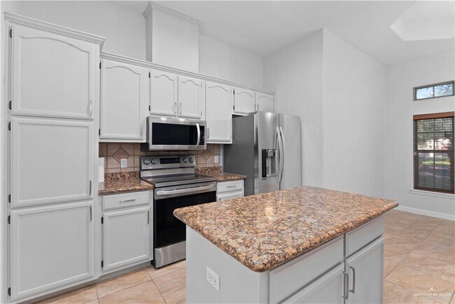 Photo - 31 Midlands Cir