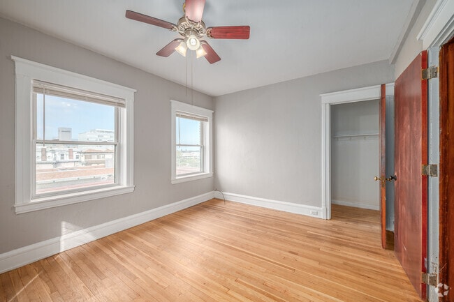 1BR, 1.5BA - 700SF - Bedroom