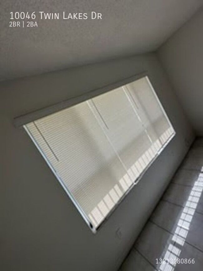 Photo - 10046 Twin Lakes Dr