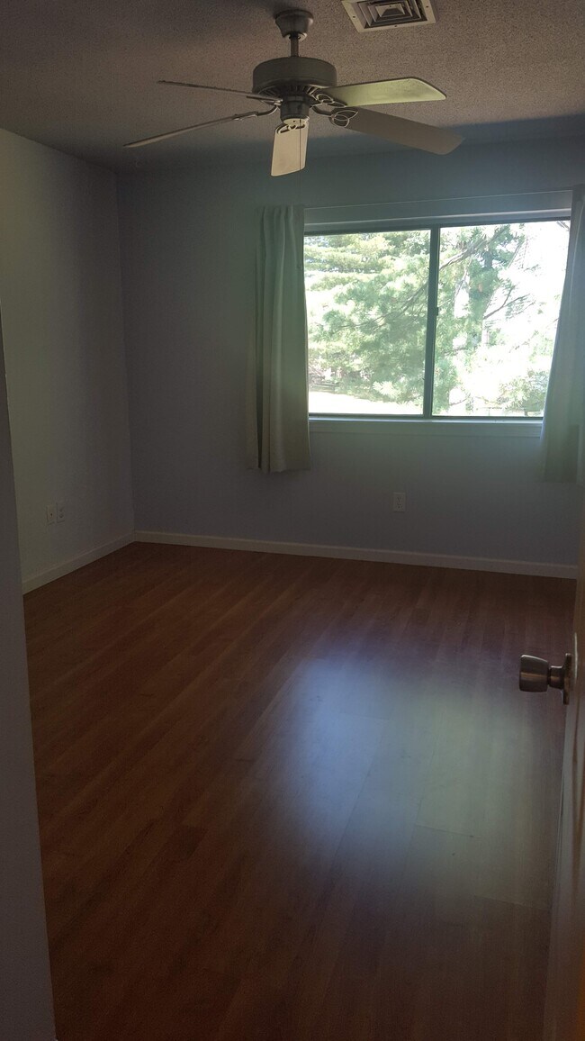 405 Cypress Rd Townhome For Rent in Newington, CT