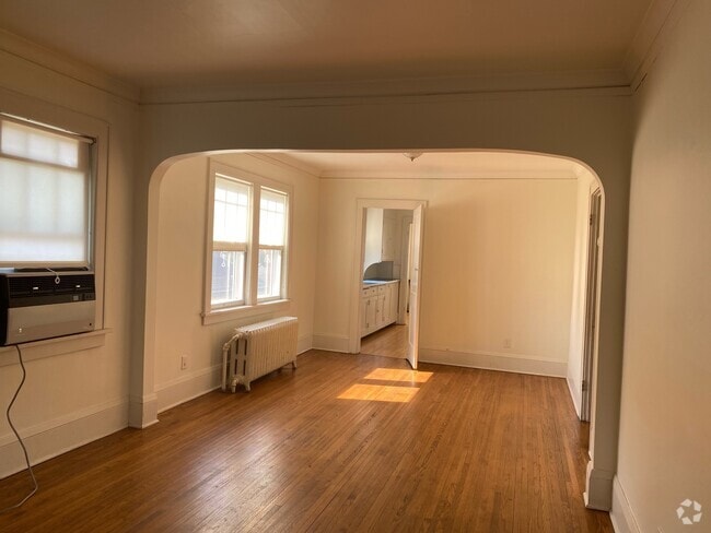 Building Photo - 1887 Randolph Ave Unit Upper Rental