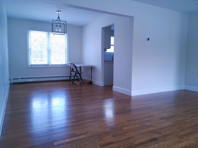 Photo - 34 Old East Neck Rd