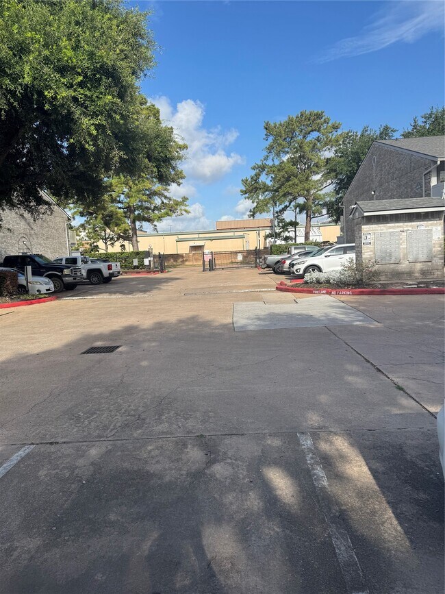 Photo - 10821 Braes Bend Dr