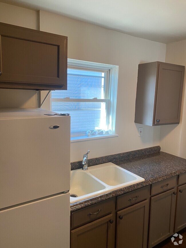 Building Photo - 1280 Section Rd Unit #1 Rental