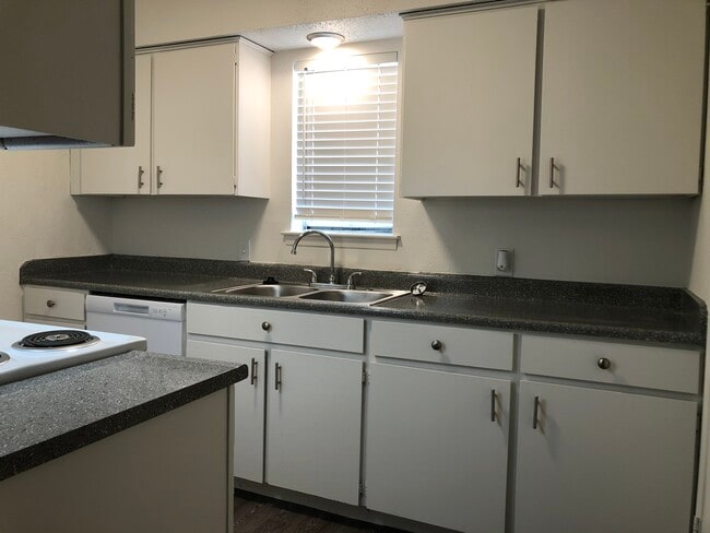 Photo - Santa Fe Village & Highlander Apartments