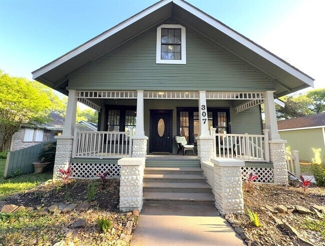 Building Photo - 307 11th St N Rental