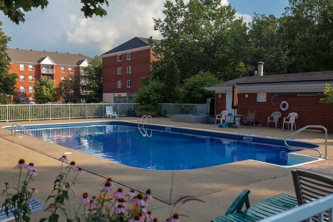 Photo - Faubourg de la Pointe and Domaine Laudance...