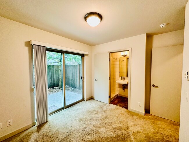 Photo - 3016 NE 140th St