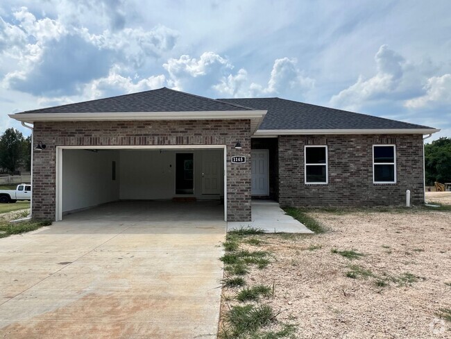 Building Photo - 4 bedroom 2 bath Bolivar MO Rental