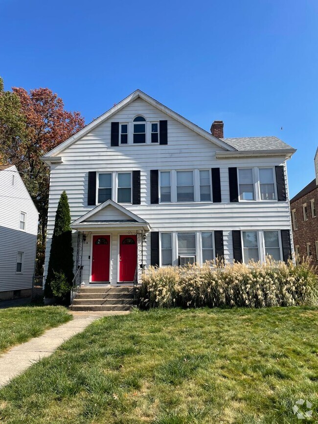 Building Photo - 116-118 Ardmore Road Unit The Queen Multi-Family Rental