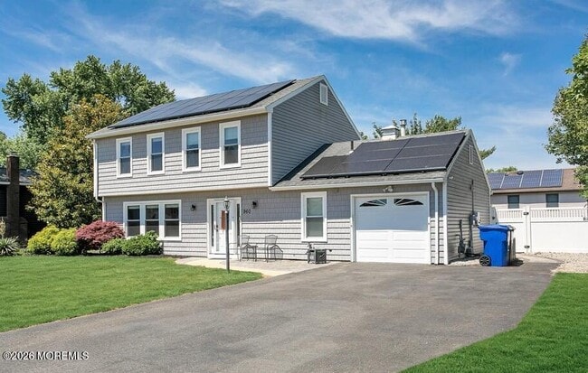 Photo - 960 Green Hill Blvd