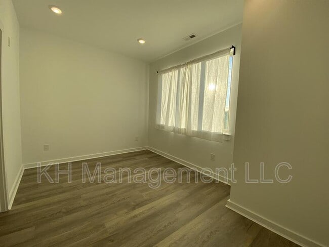 Photo - 709 N 44th St Unit 3