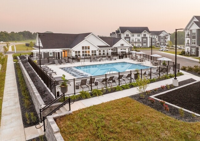 Apex en Verona Aerial Clubhouse - Apex at Verona