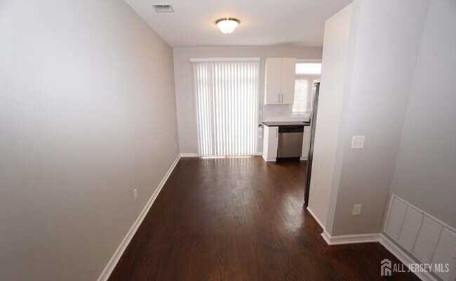 Photo - 1299 St Georges Ave