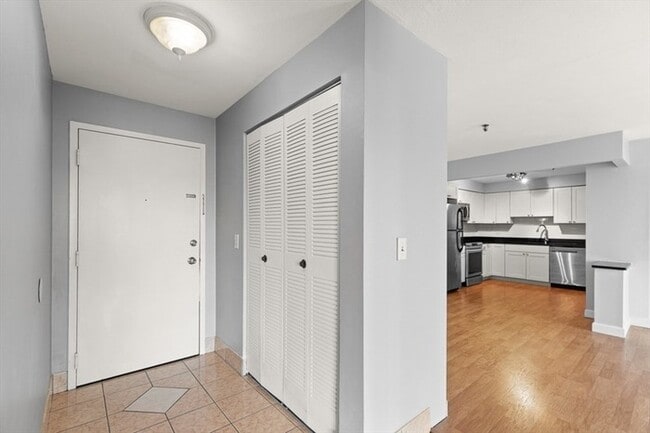 Photo - Modern 2BR Condo with Balcony & Amenities Across from Revere Beach Unidad 314