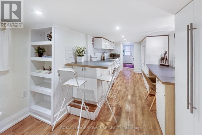 Photo - 6 King Edward Ave