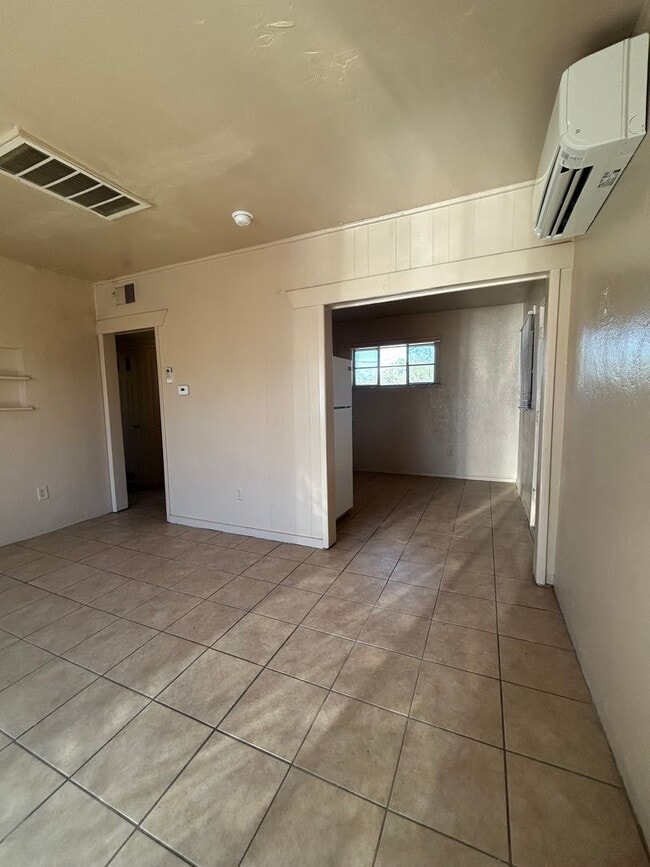 Building Photo - Apartment in Tucson's Historical Neighborhood! Unit Forg2130A
