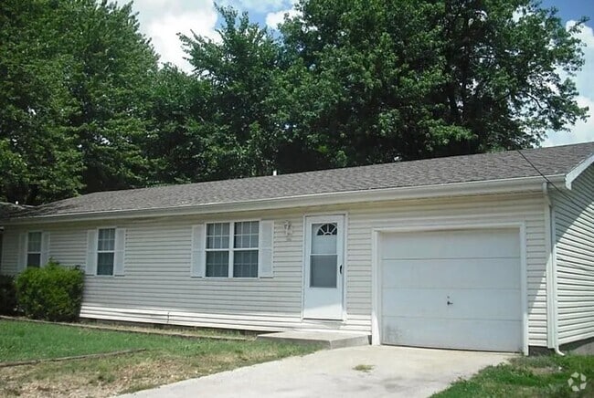 Building Photo - 2727 W Nichols St Rental