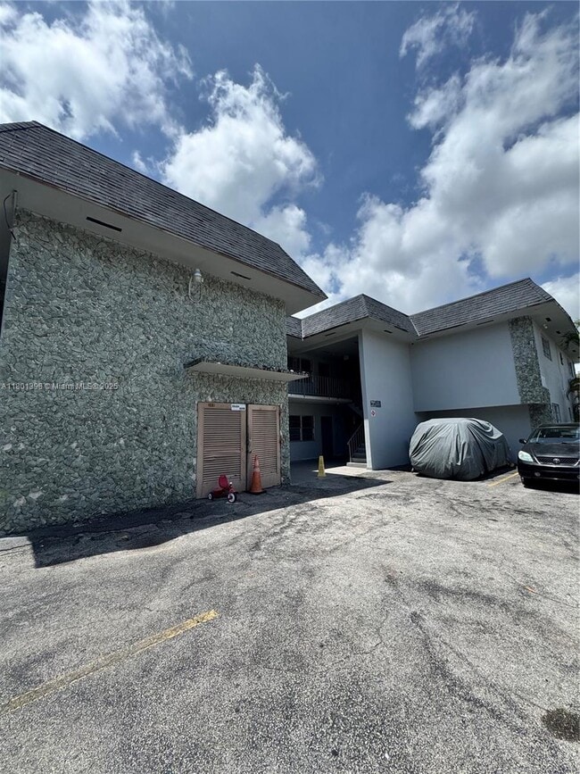 Photo - 300 NE 1st Ct Condo Unit 101