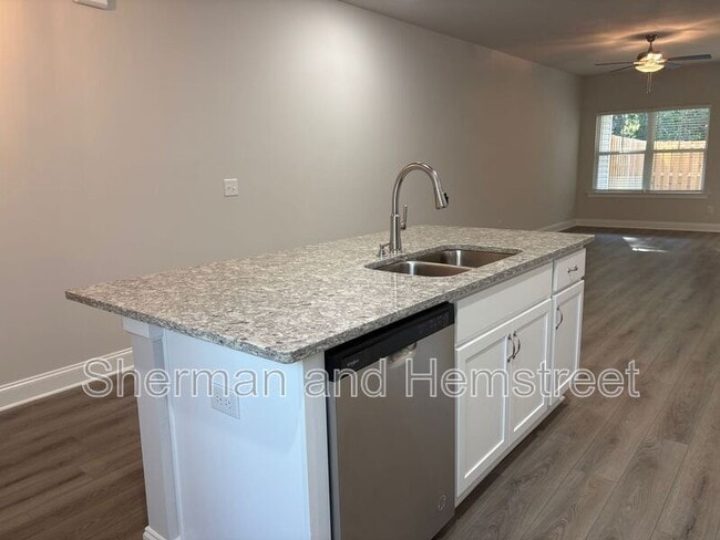 Photo - 655 Caroline Ct