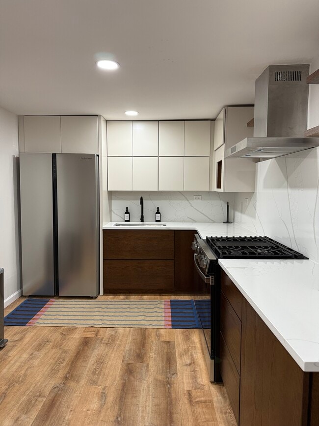 Building Photo - 40 Jay St Unit 3