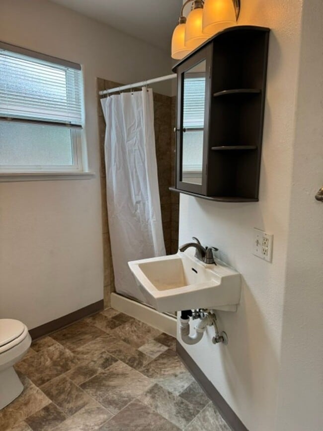 Photo - 819 Taylor St
