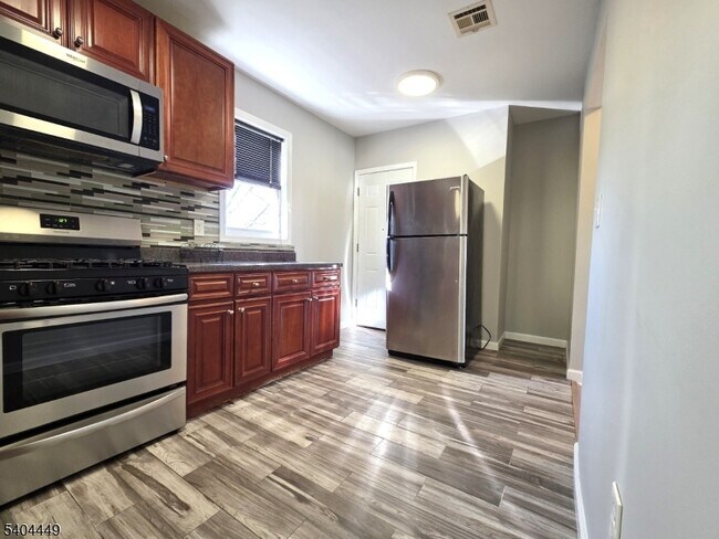 Photo - 20 Yates Ave