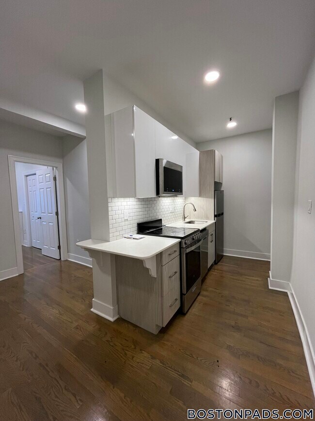 Photo - 11 Peterborough St Unit 3
