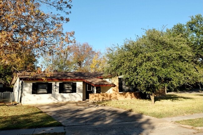 Photo - 3401 Princeton Dr