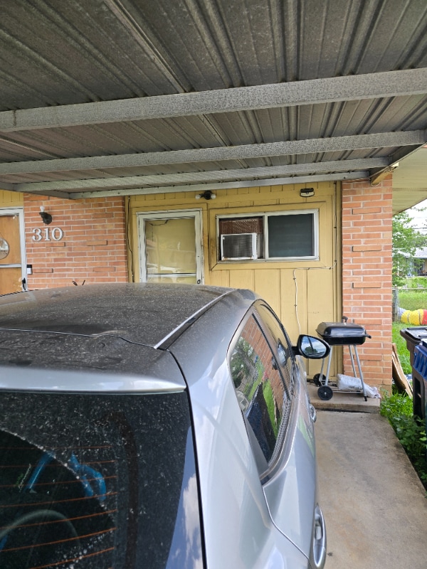 Photo - 310 Hialeah Ave