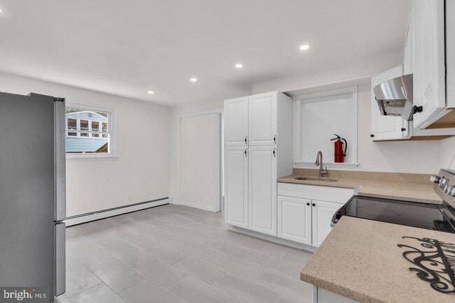 Photo - 520 W Virginia Rd