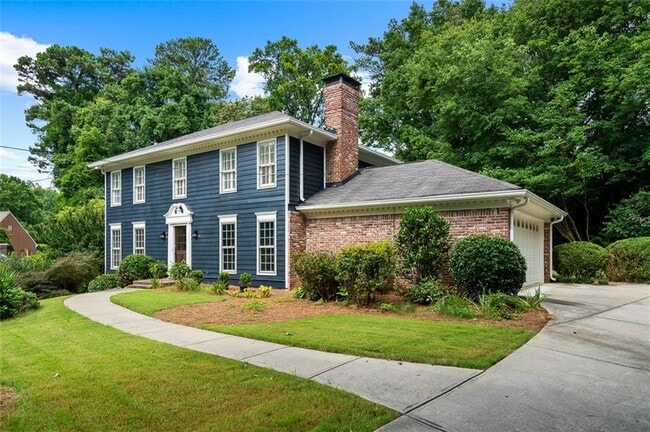 Photo - 2340 Castleridge Ct