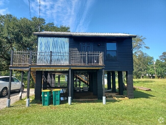 Building Photo - 10055 Batia Ave Rental