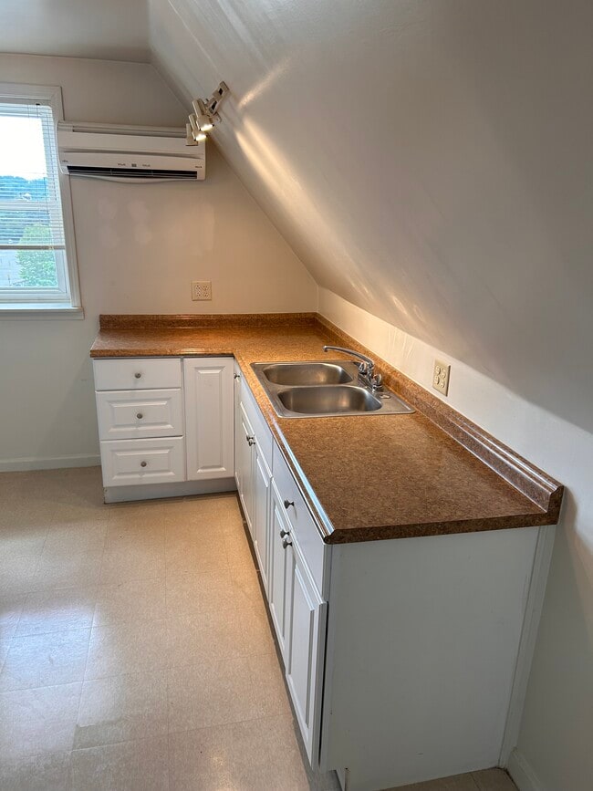 Building Photo - 3916 Coleman St Unit 3916.3