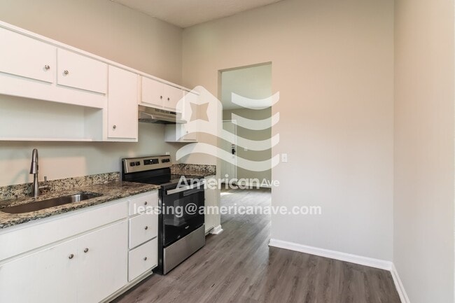 Photo - 2879 Doyle Ave