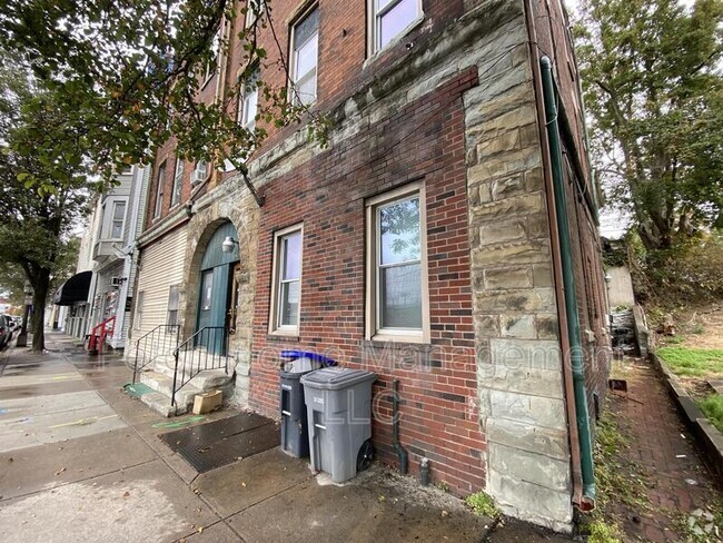 Building Photo - 193 S Front St Rental