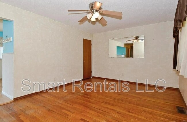 Building Photo - 980 Manresa Ln