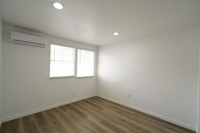 Photo - 4920 Granada Ave Unit 2