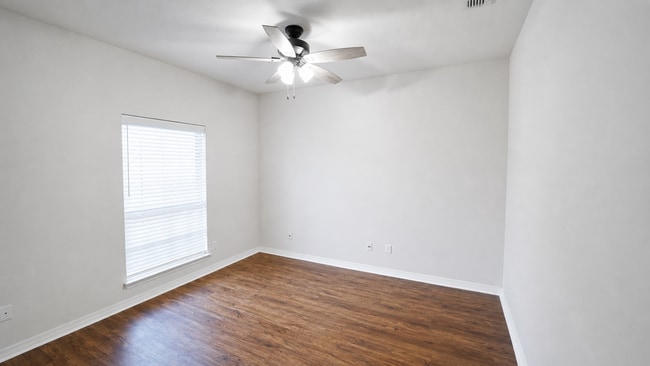 Photo - 2310 Summer Brook Dr