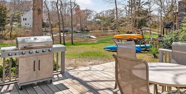 Photo - 37 Noyack Harbor Rd