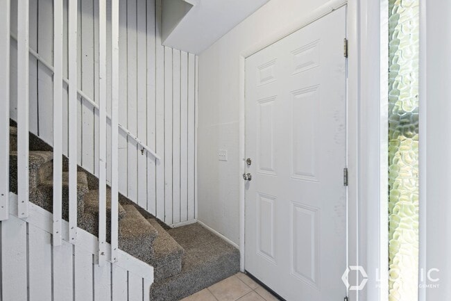 Photo - 1815 N Woodside Dr E Unit B